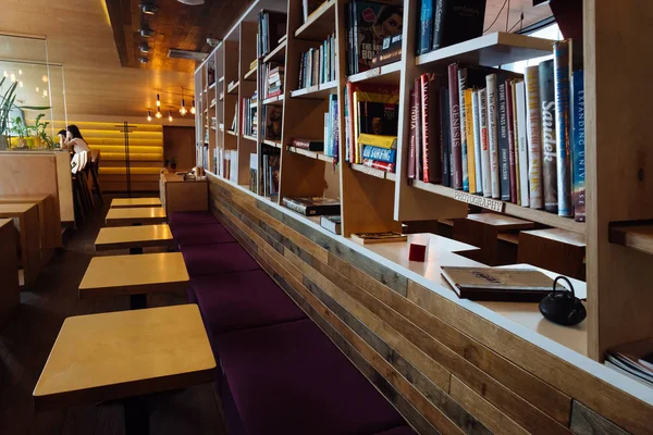 İlginç kitap rafa Konu Gönderen: düzenlenmiş