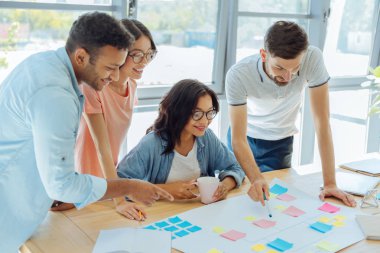 Poster işaret olumlu akıllı adam