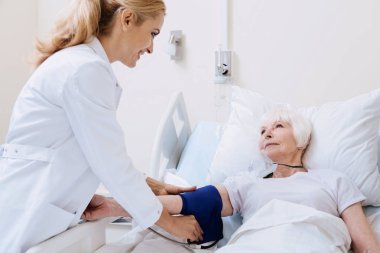 Bazı ölçümler yaparak tatlı nitelikli doktor