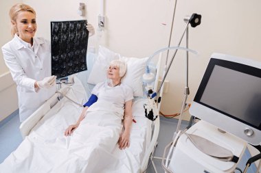 Eğitimli yetenekli doktor taramaları dizi arıyorsunuz