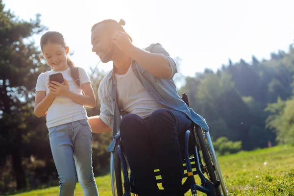 Kızı ve Engelli babası birlikte müzik