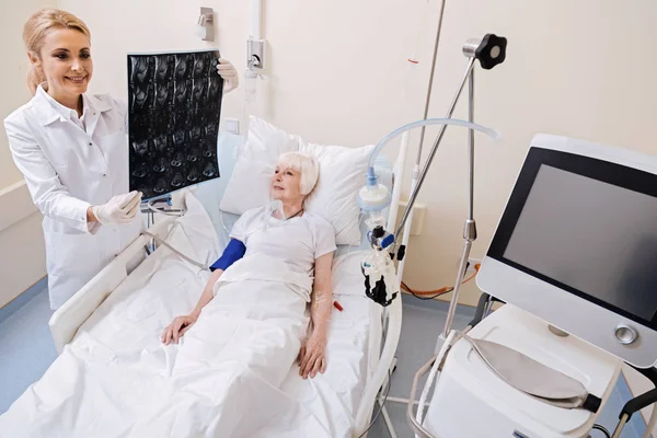 Eğitimli yetenekli doktor taramaları dizi arıyorsunuz