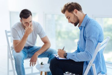 Akıllı yakışıklı psikolog yazma