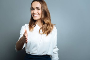 Neşeli çekici kadın sizi tebrik