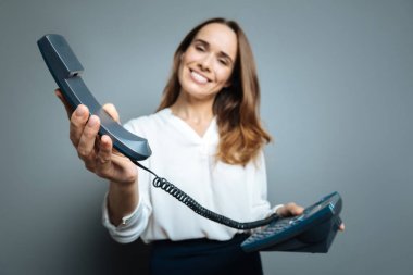 Bir telefon ahizesi seçici odak