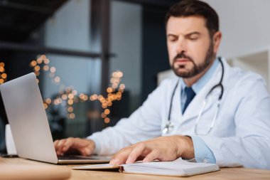 Seçici odak doktorlar defter