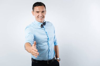 Neşeli iyi adam oldum