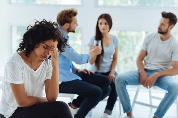 Ongelukkige jonge vrouw wordt depressief — Stockfoto