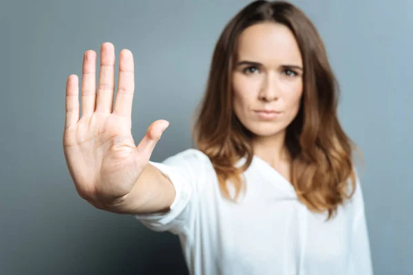 Selectieve aandacht van een vrouwelijke palm — Stockfoto