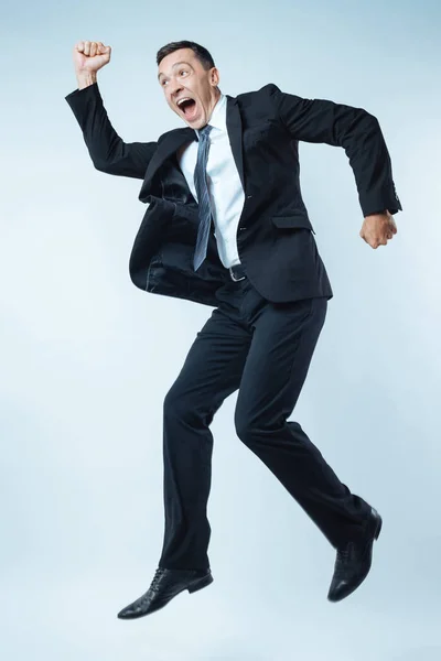 Deleitado hombre emocional saltando — Foto de Stock