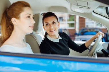 Onun meslektaşı arıyorum olumlu güzel iş kadını