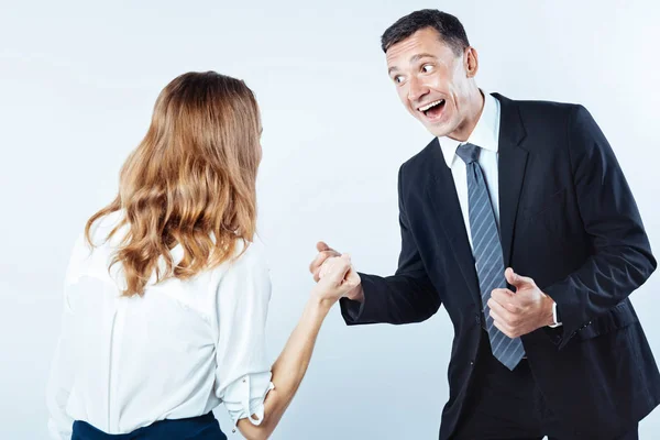 Colleghi eccitati che celebrano il successo — Foto Stock