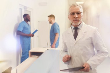 Kameraya poz çekici komuta sizde