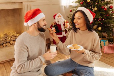 Bakım kadın kocası bisküvi için tedavi