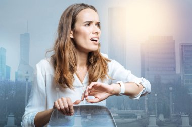 Hüzünlü hüzünlü kadın onun randevu eksik