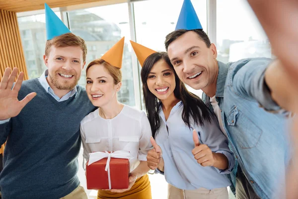 Szczęśliwy kolegów mających Wielka impreza — Zdjęcie stockowe