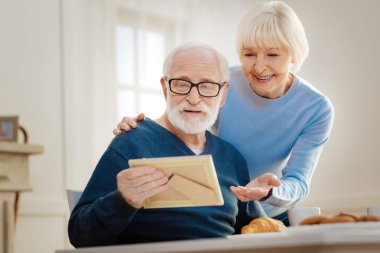 Portre pozitif insanlar bu onların fotoğraf tartışırken