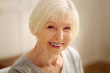 Dört gözle büyüleyici Olgun kadın