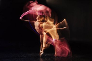 Dans çekici güzel kadın