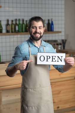 Bu yerin açılması gösterilen bir kafe sahibi genç akıllı