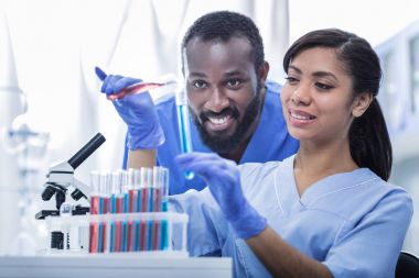 Aşı geliştirme olumlu akıllı kimyager