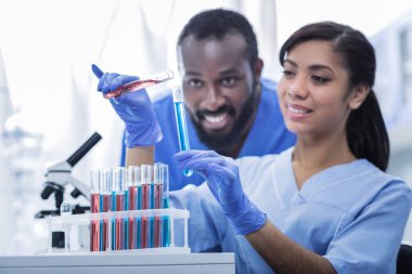 Seçici odak karışık reaktifler