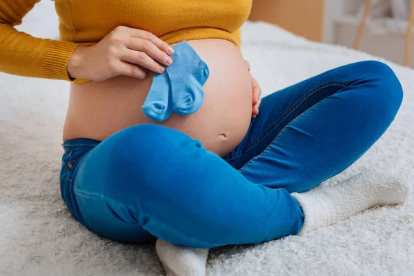 Zdravé těhotenství očekává její chlapeček — Stock fotografie