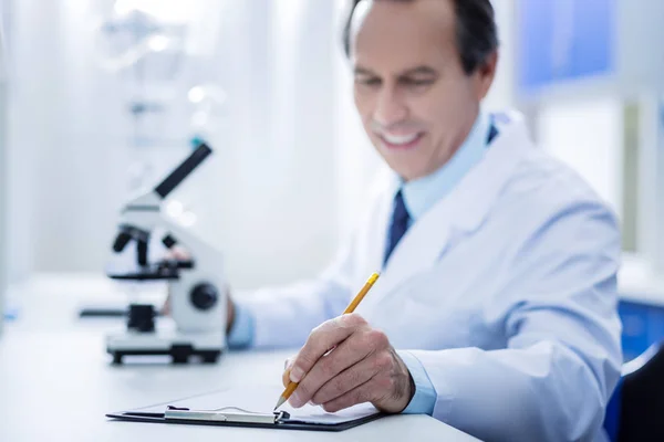 Selective focus of scientists notes — Stock Photo, Image