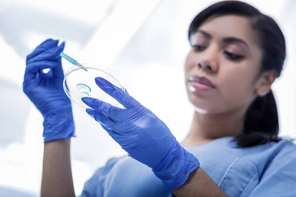 Selektiv fokus för ett prov på vaccin — Stockfoto