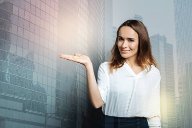 Pozitif sevimli kadın keyfi yerinde olmak