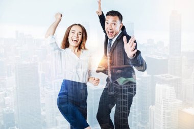 Onların zaferini kutluyor meslektaşları atlama