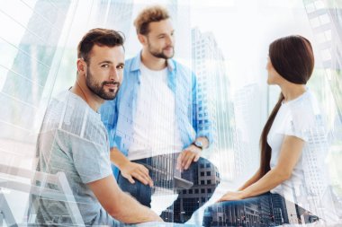 Memnun adam ziyaret deneyimli psikolog