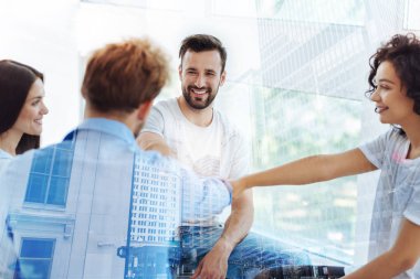 Sadık arkadaş birlikte elele