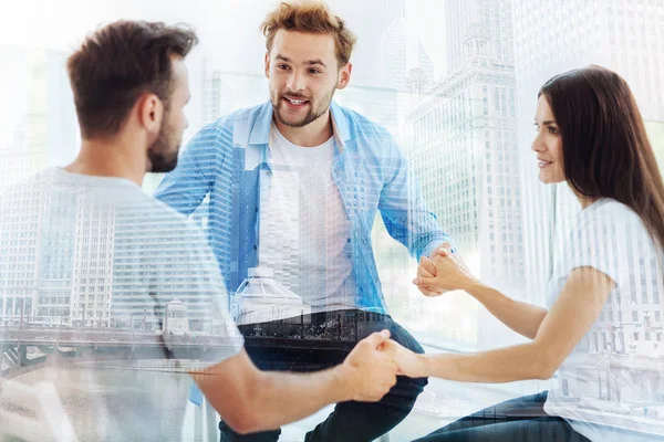 Olumlu arkadaş psikolog katılıyor