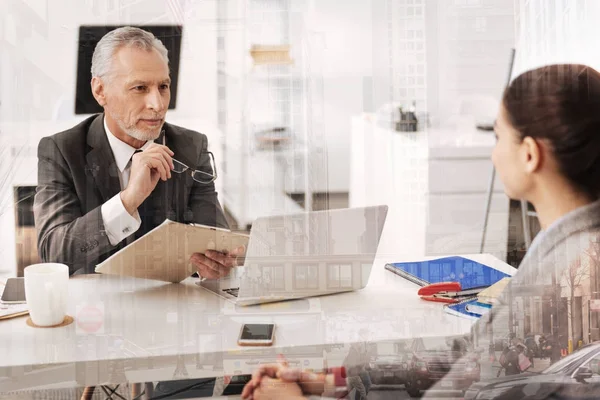 Der erwachsene hr-Manager hat ein Vorstellungsgespräch — Stockfoto