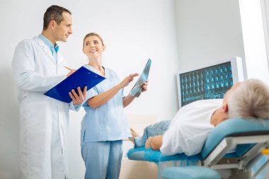 Mutlu pozitif doktorlar konuşuyor