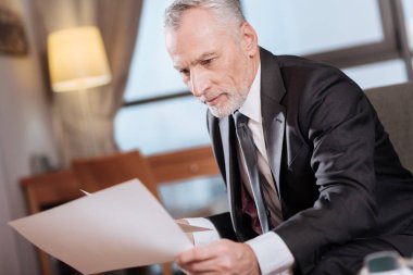 Komuta sizde konsantre hakkında sözleşme ile ilgili