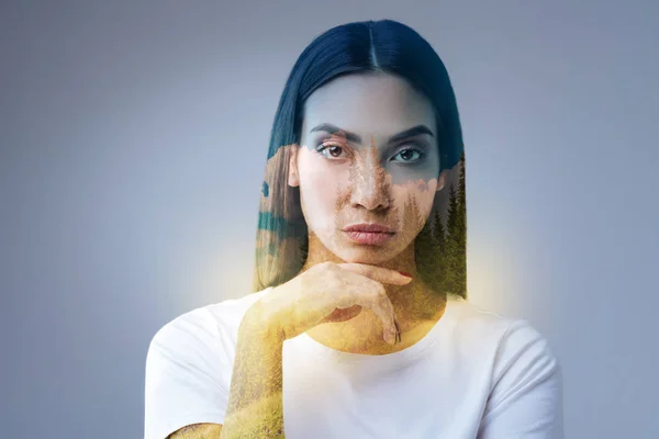 Concentrated meditative  woman evaluating new prospectives — Stock Photo, Image