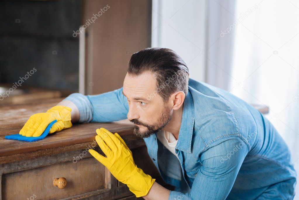 Concentrated male cleaner using cleaning cloth