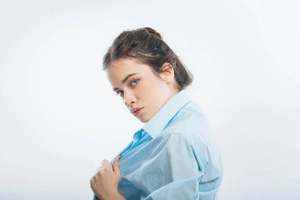 Meditativa donna fiduciosa dimostrando il suo potere — Foto Stock