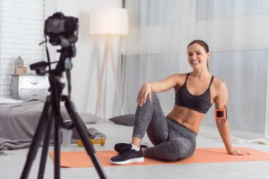 Uyarı uygun blogger spor hakkında bir video yapma