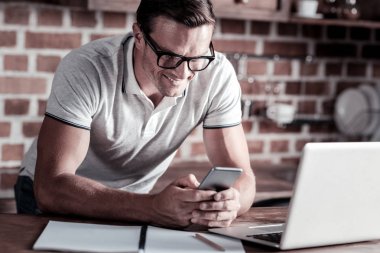 Başarılı girişimci evden çalışan zevk