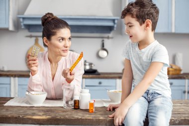 Vitaminler hakkında sevgili oğlu ile uyarı anne