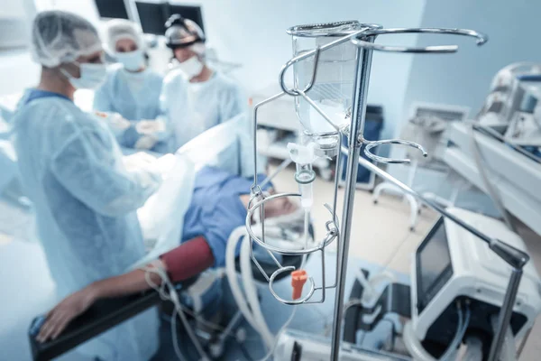 Operasyonel içinde olmak yararlı cerrahi aletler. — Stok fotoğraf