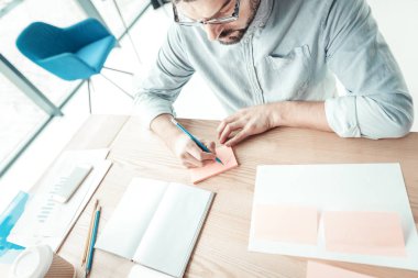 Ciddi alt görünümünü yapım o notlar top