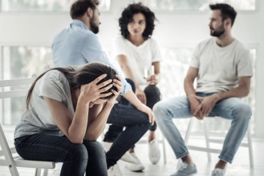 Depresyon hüzünlü kadın
