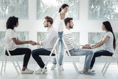Faaliyete katılan güzel gençler
