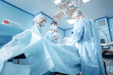 Bir ameliyat profesyonel yetenekli hekimlerin