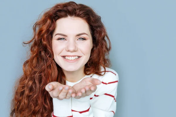 Portrait of an attractive happy woman — Stock Photo, Image