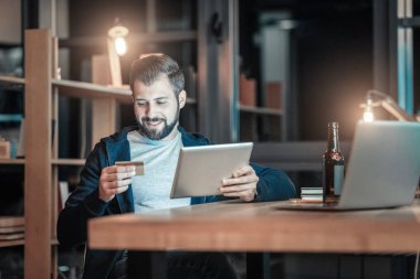 Neşeli adam online ödeme